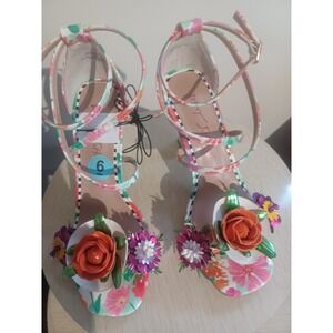 Betsey Johnson‎ Floral Ankle Strap Flower Embellishments High Heeled Sandal Sz 6